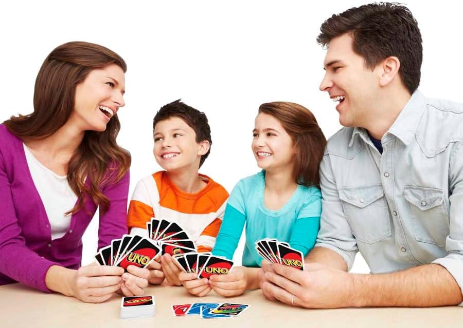 UNO: Classic Card Game